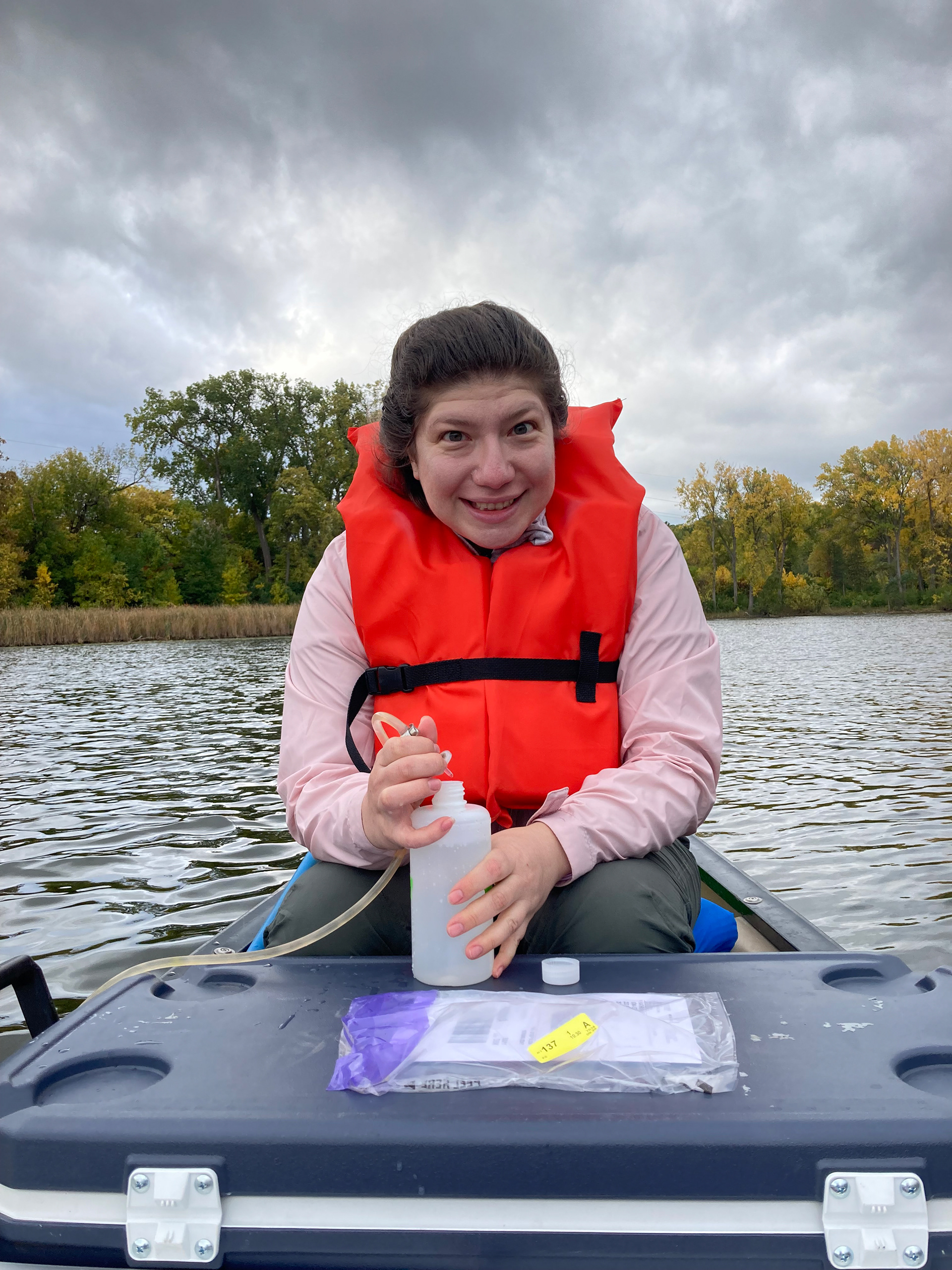 Sampling the waters of anoxic, iron-rich Brownie Lake (MN) for molybdenum concentrations and isotopes.