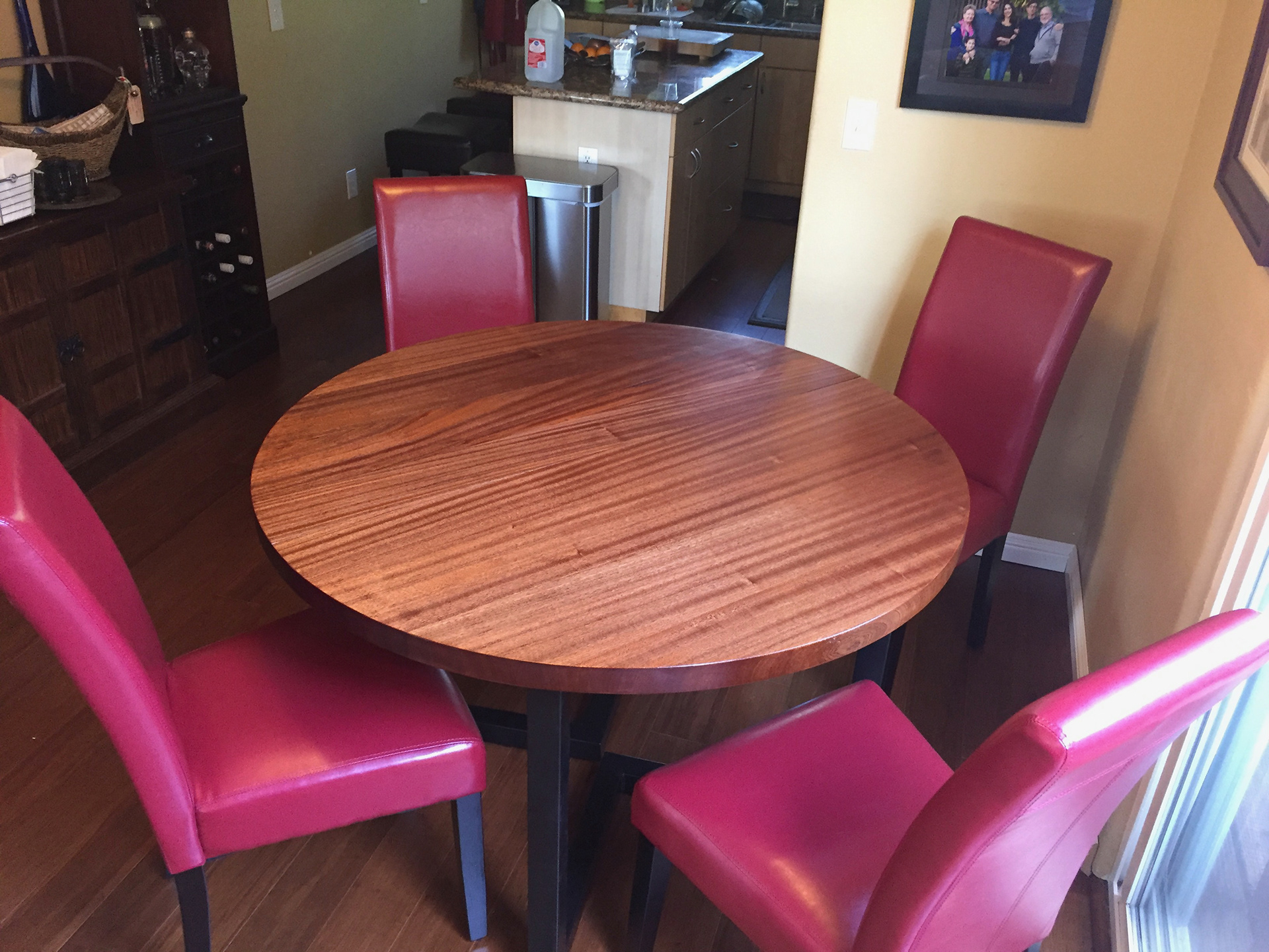 Ribbon Sapele dinning table