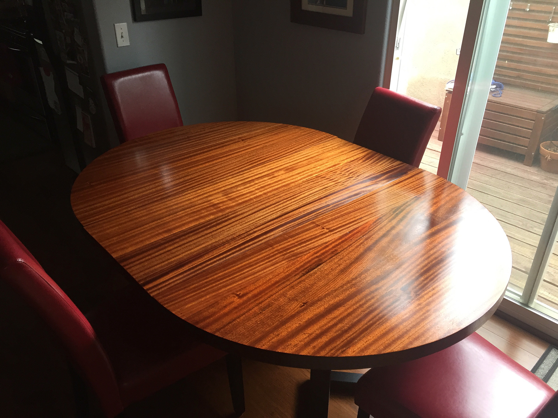 Ribbon Sapele dinning table