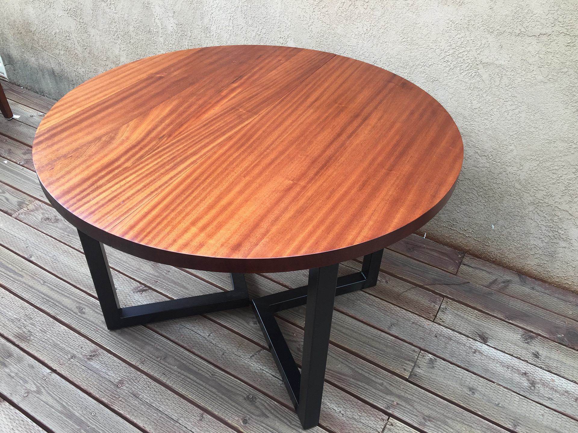 Ribbon Sapele dinning table
