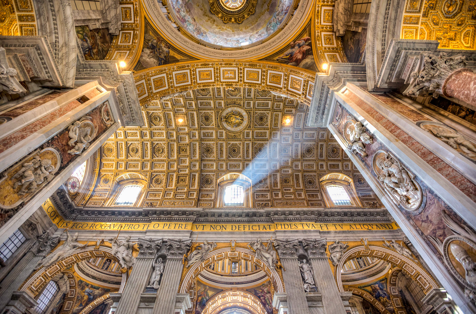 On this day I just happened to be in the Vatican at the right time to catch the sunrays beaming into the cathedral