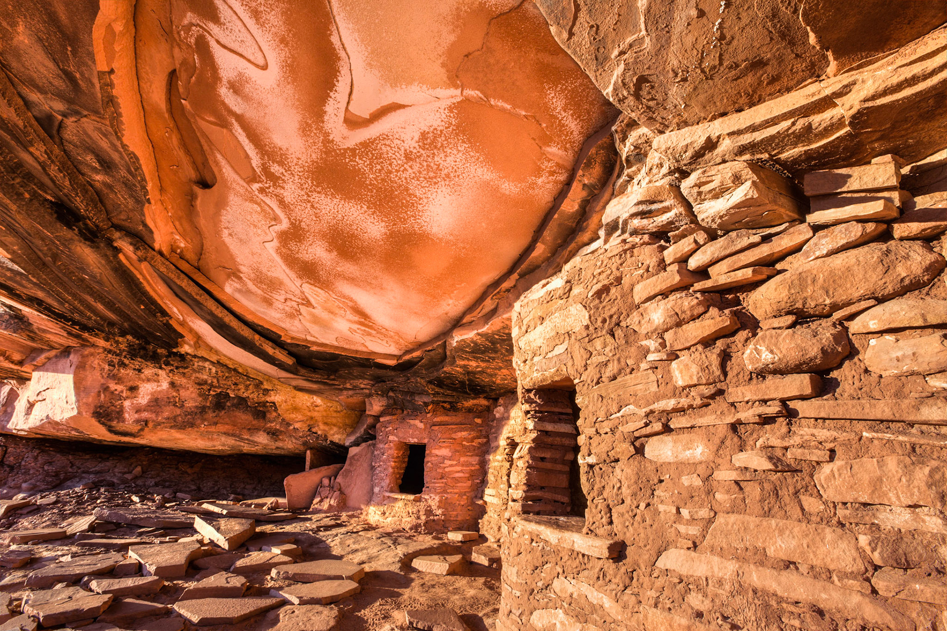 After missing the trail finding my way down to a dry river bed I found my way to the Fallen Roof Ruin in the Cedar Mesa area of southern Utah