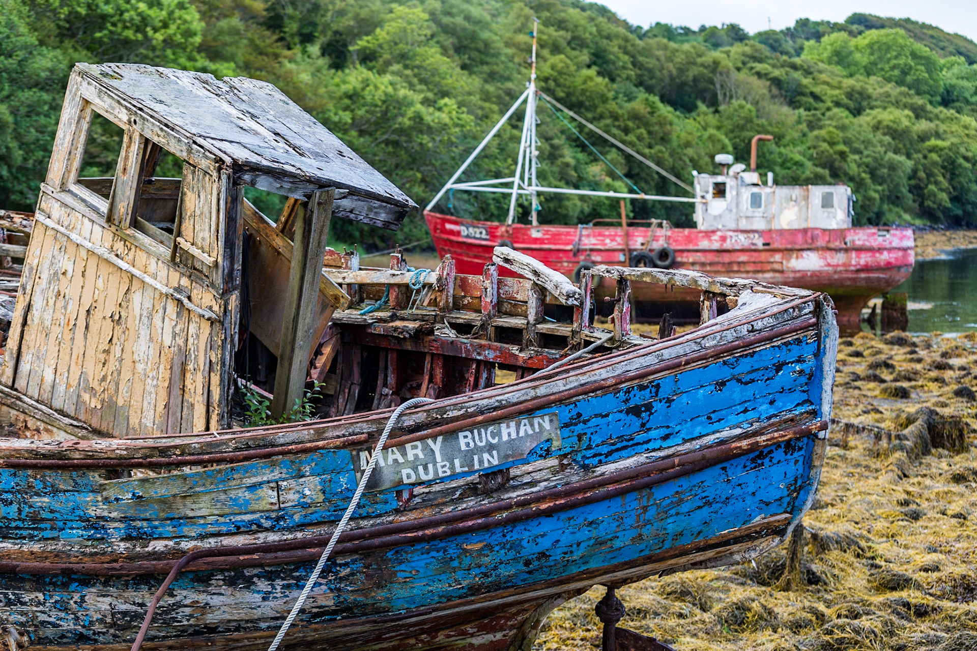 On my way home I want to make one last stop to see how the Sabrina (wreck in red) looked in a lower tide. I decided to capture another close by wreck (Mary Buchan) along with the Sabrina in the background.