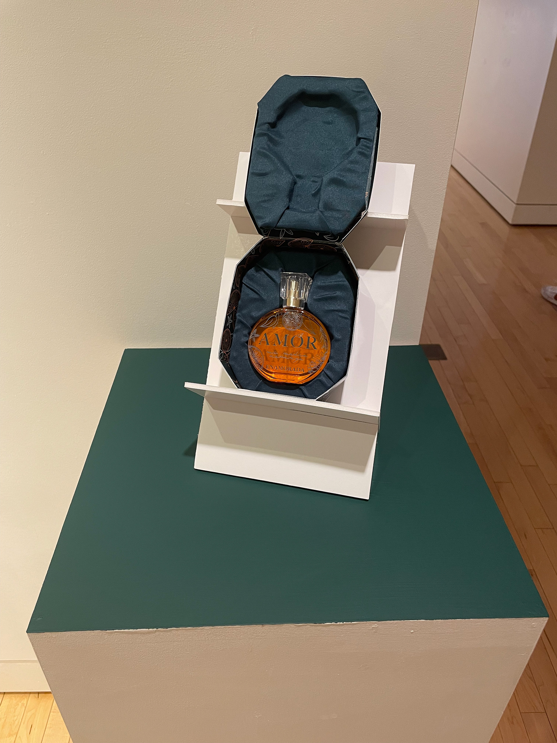 Individual packaging display