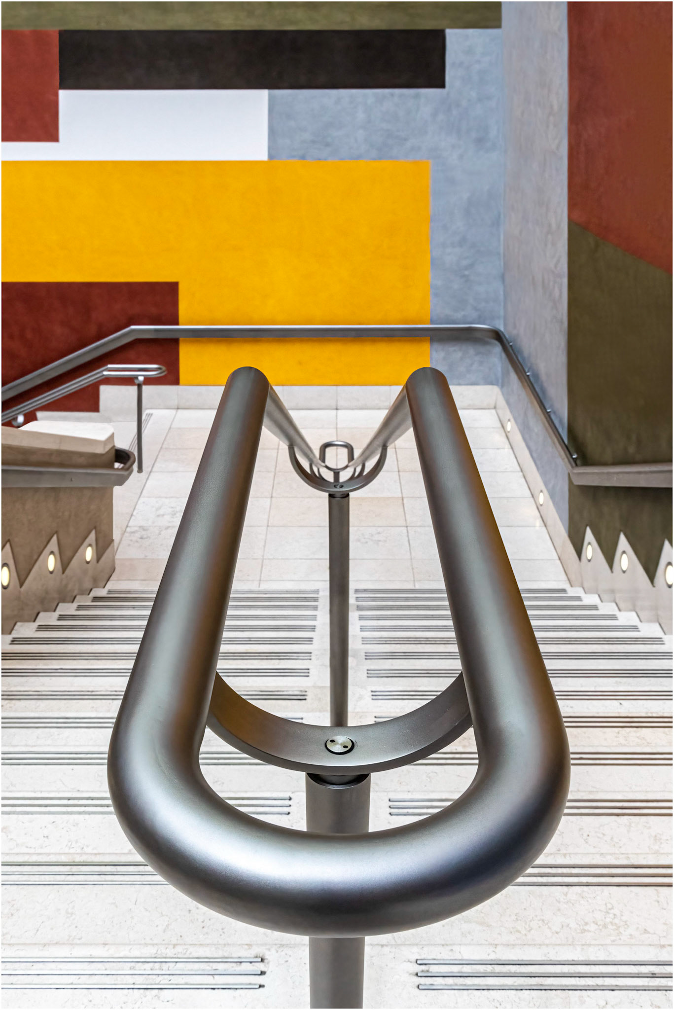 Curved handrail