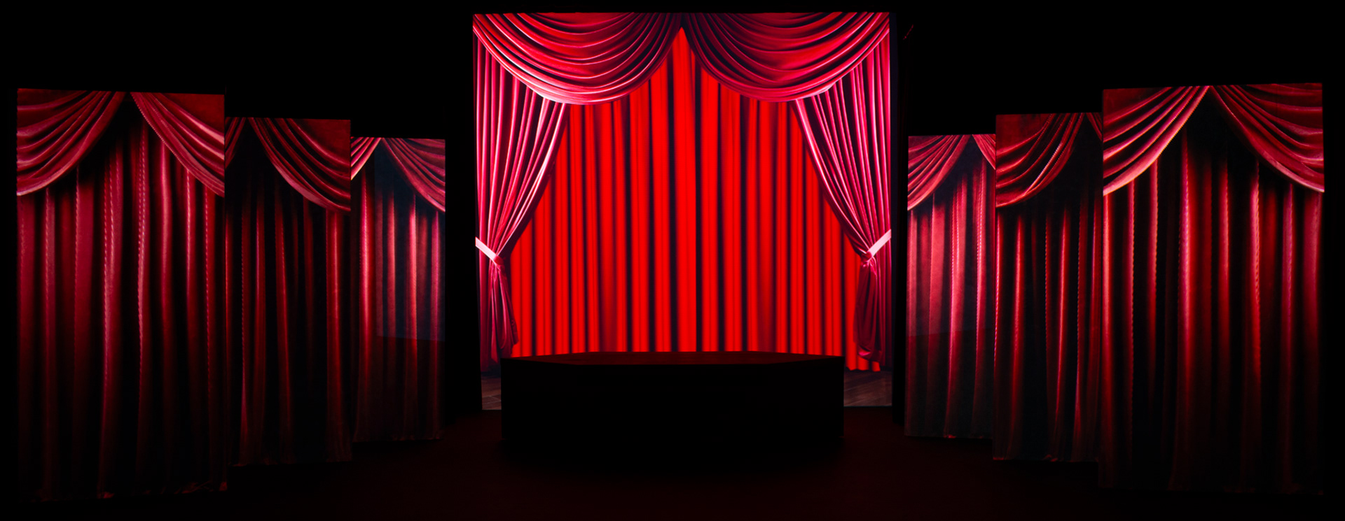 image of theatre projection - theatre curtains