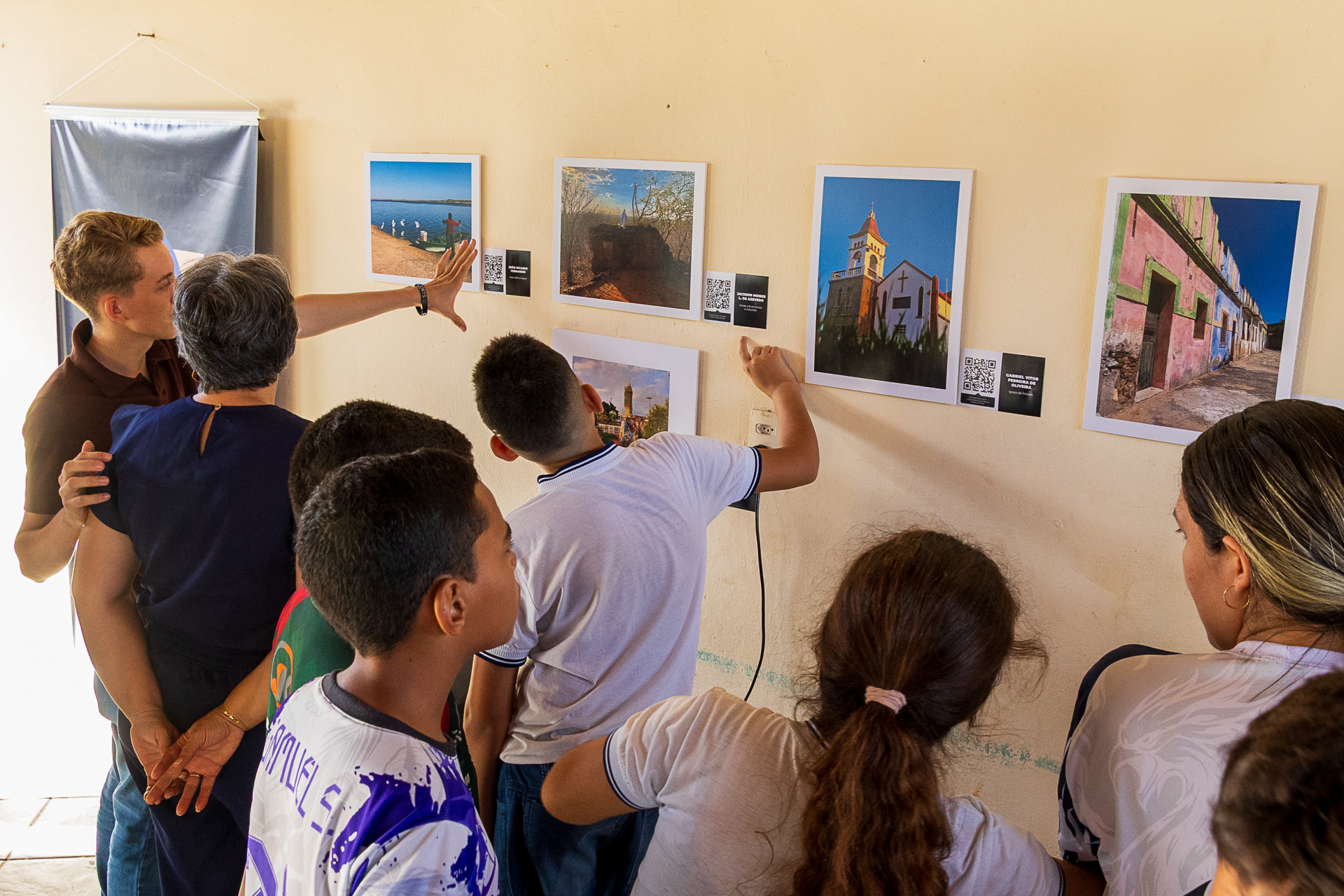 Público prestigia a exposição no encerramento do projeto em Ipanguaçu