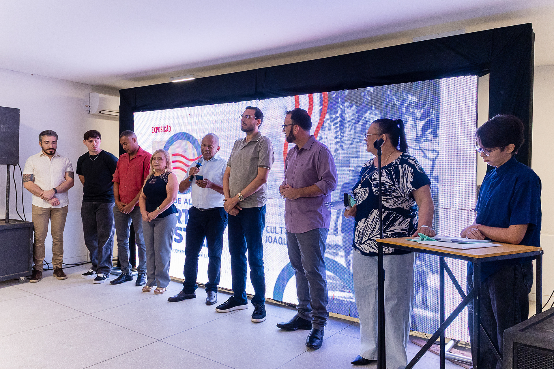 Jean Lopes fala na abertura da exposição na Casa de Cultura