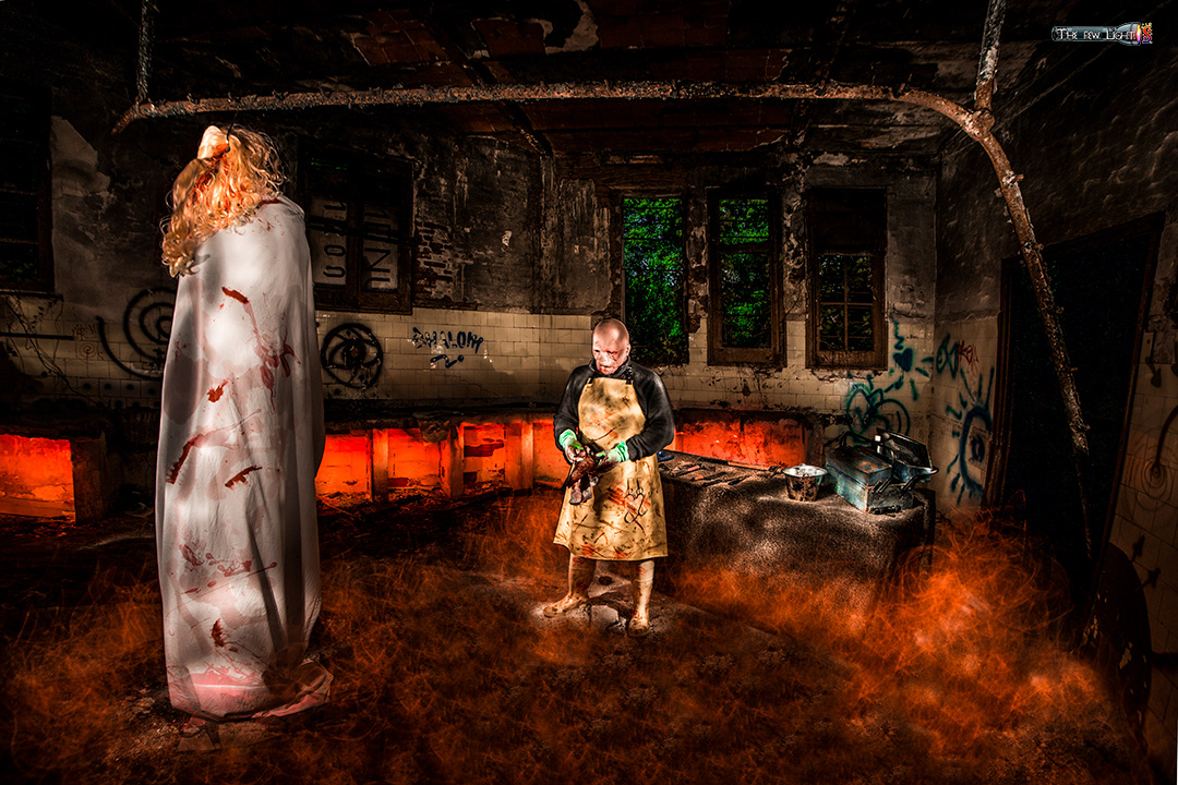 4.- Cuando termina su trabajo le gusta envolver a sus victimas con un lienzo blanco para que poco a poco vaya dibujándose su obra