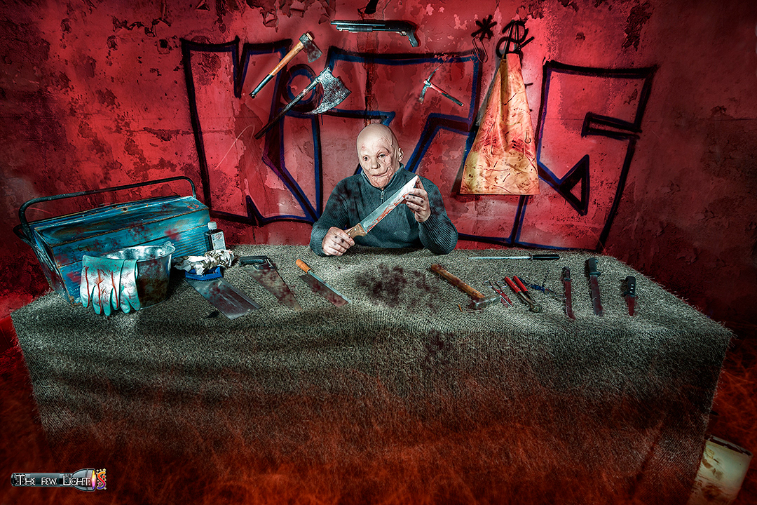 3.- Siempre comprueba que sus herramientas esten tan, tan afiladas que pueda cortar hasta una hoja de papel