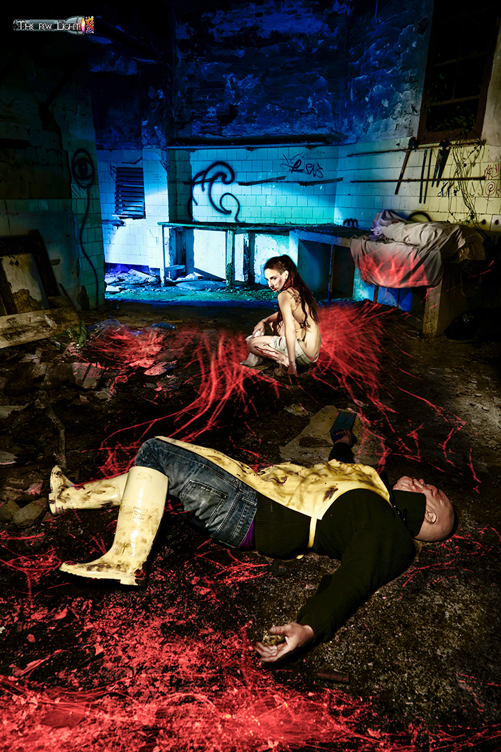 19.- Una luz de esperanza al fondo, recuperando sus vestiduras para huir del pozo.