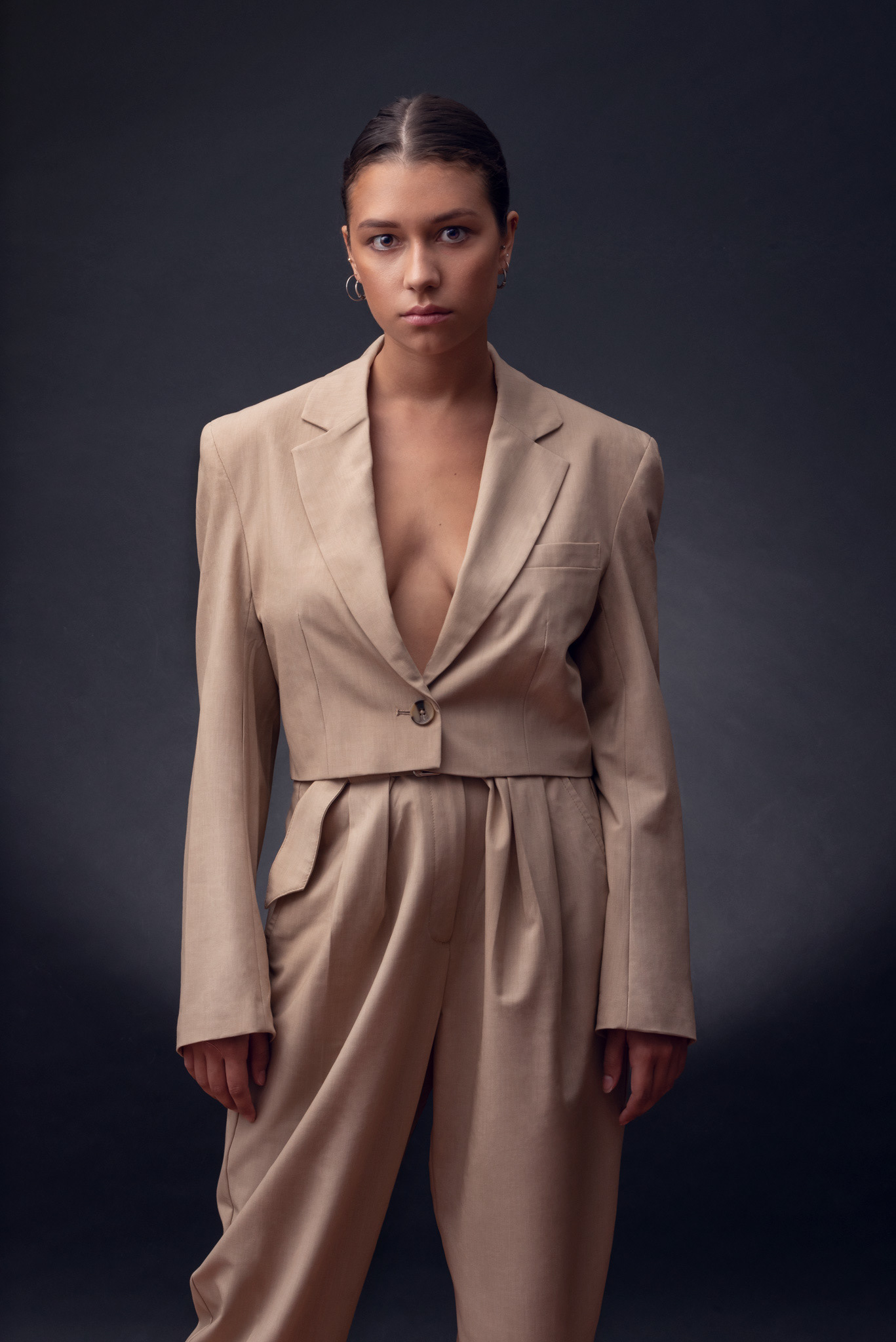 Model: Wiktoria Wójcikiewicz @littlebitblack, HMUA: 1.4.1. Make-Up @1.4.1.makeup, Styling: Maja Malinowska @majkaaam