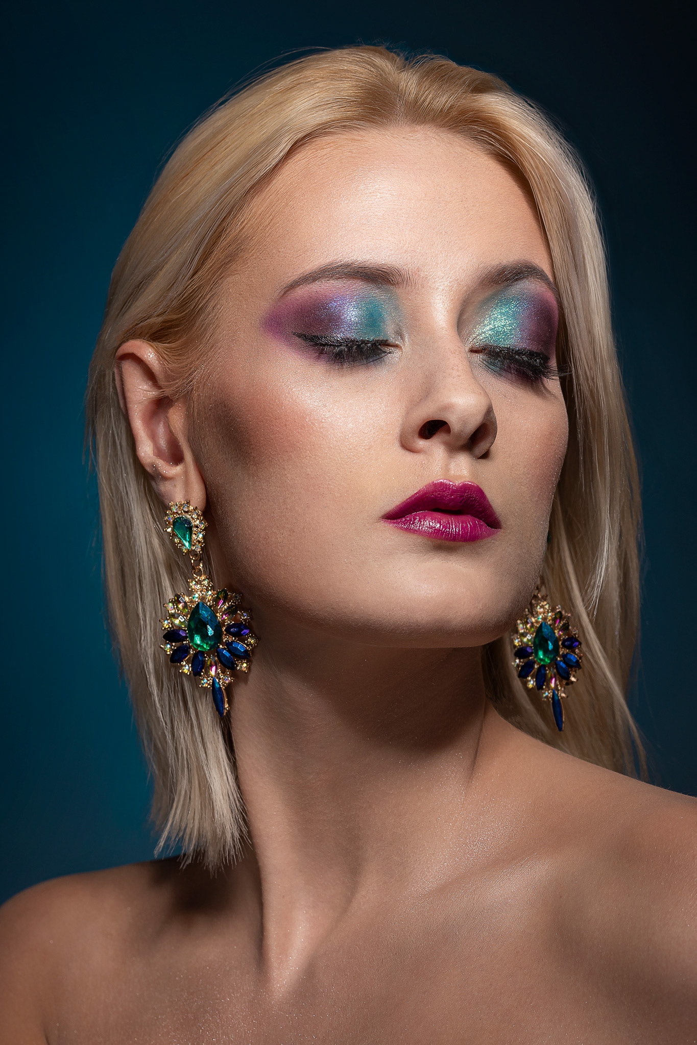 model: @_frostmagdalena, MUA: @saralaskamua