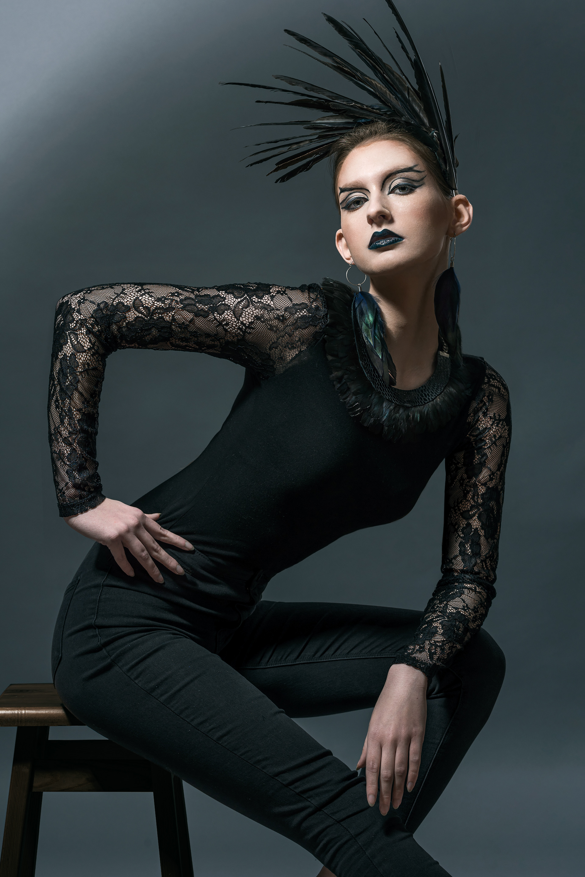 model: @vkruszynska, MUA: @saralaskamua, feathers: @blanka_atelier