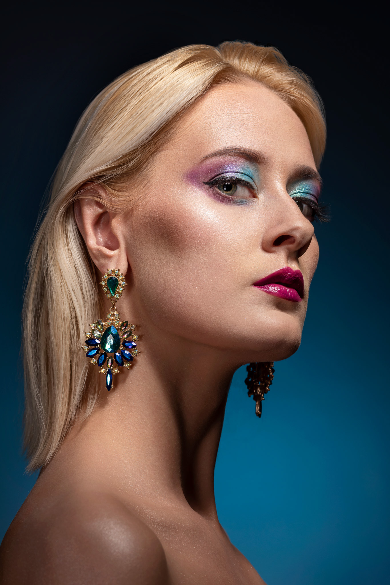 model: @_frostmagdalena, MUA: @saralaskamua