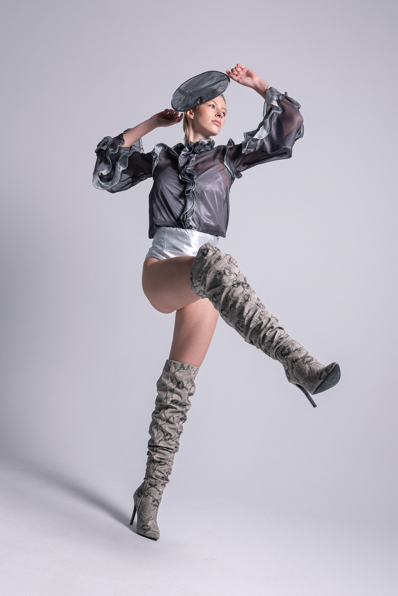 Model: Sonia @sonia_luczak @malvamodels | HMUA: Dawid Wieczorkowski @eyeofthedarkness_ | styling: Klaudyna Wójcik @style_sistars | Designer: Damian Głażewski @damianglazewski | Studio 57 @studio57.com.pl