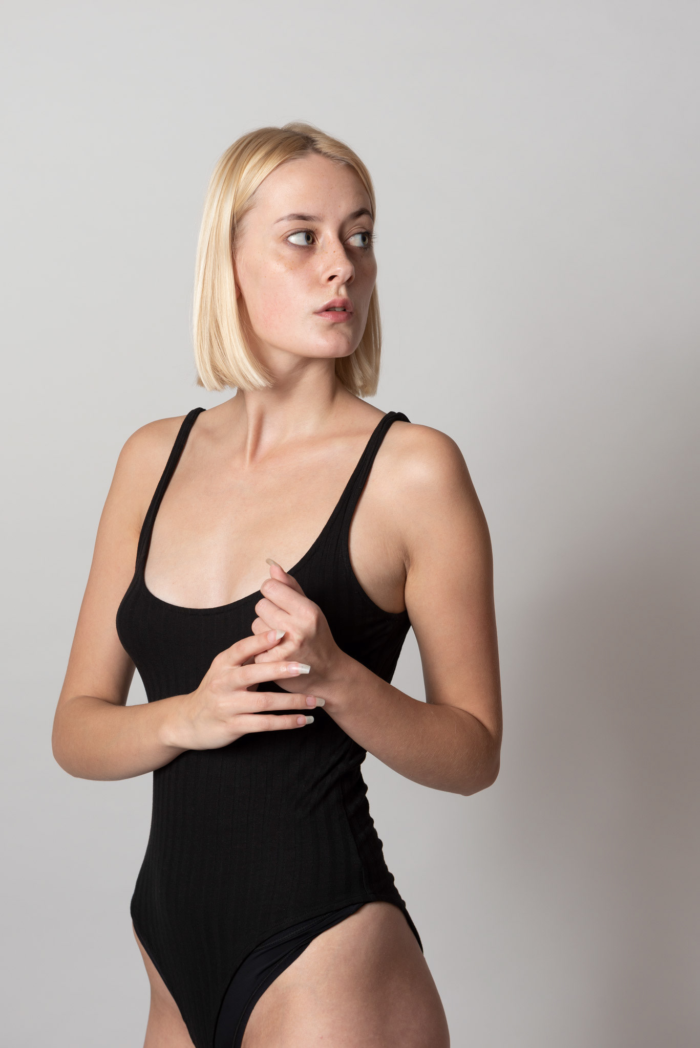 model: @_frostmagdalena