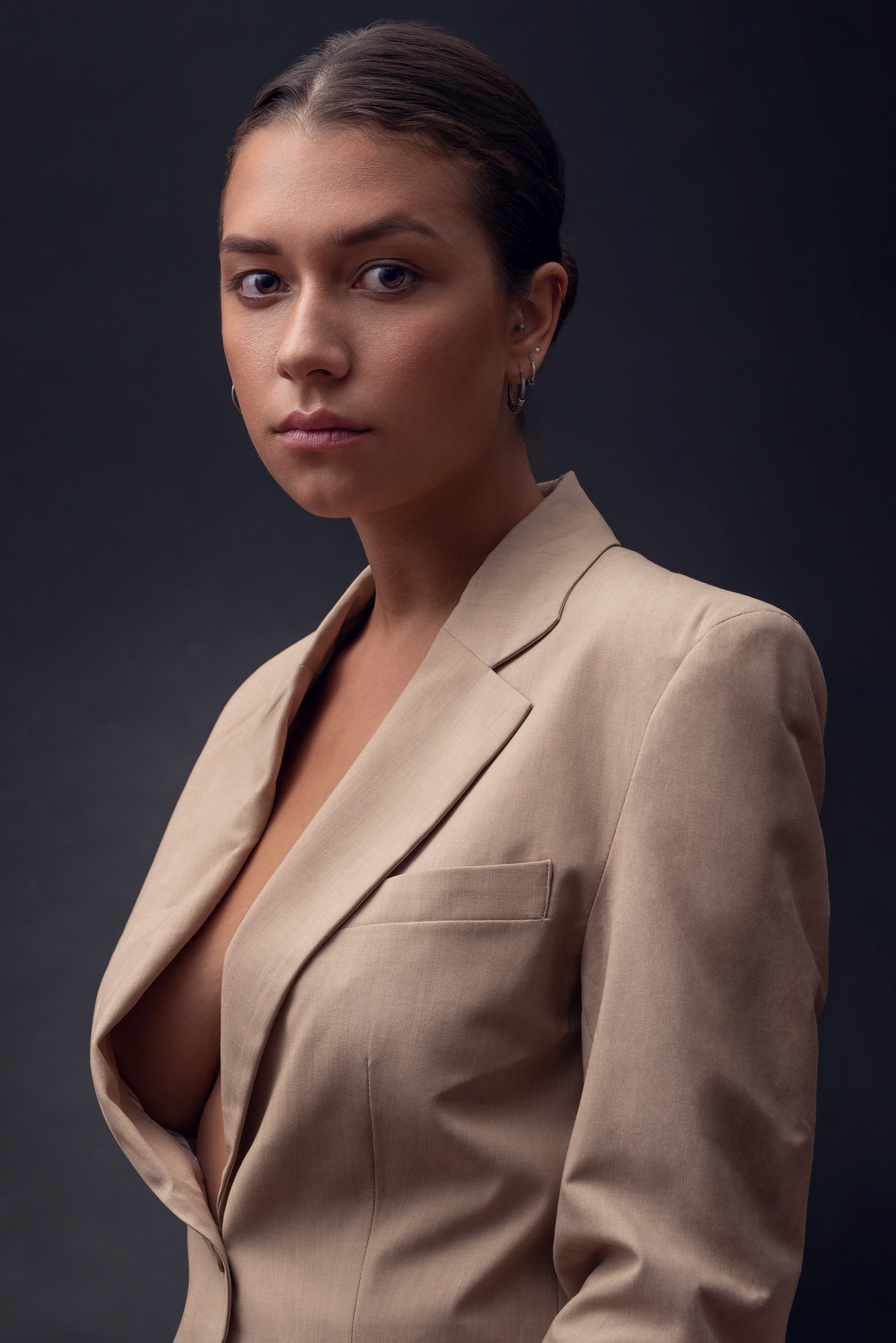 Model: Wiktoria Wójcikiewicz @littlebitblack, HMUA: 1.4.1. Make-Up @1.4.1.makeup, Styling: Maja Malinowska @majkaaam