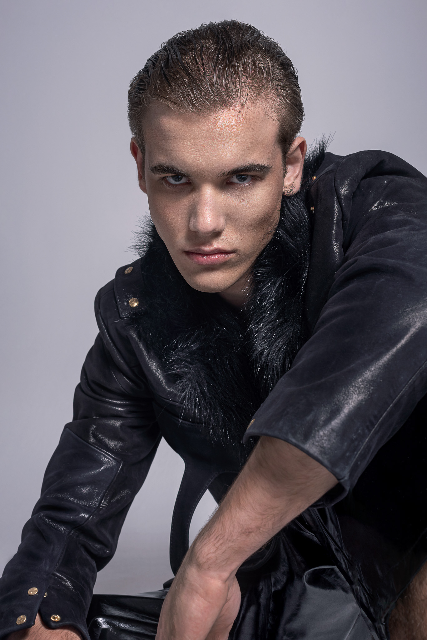 Model: Adrian @nieeecik @as_management | HMUA: Dawid Wieczorkowski @eyeofthedarkness_ | styling: Klaudyna Wójcik @style_sistars | Designer: Kacper Krawel @kacperkrawel | Studio 57 @studio57.com.pl