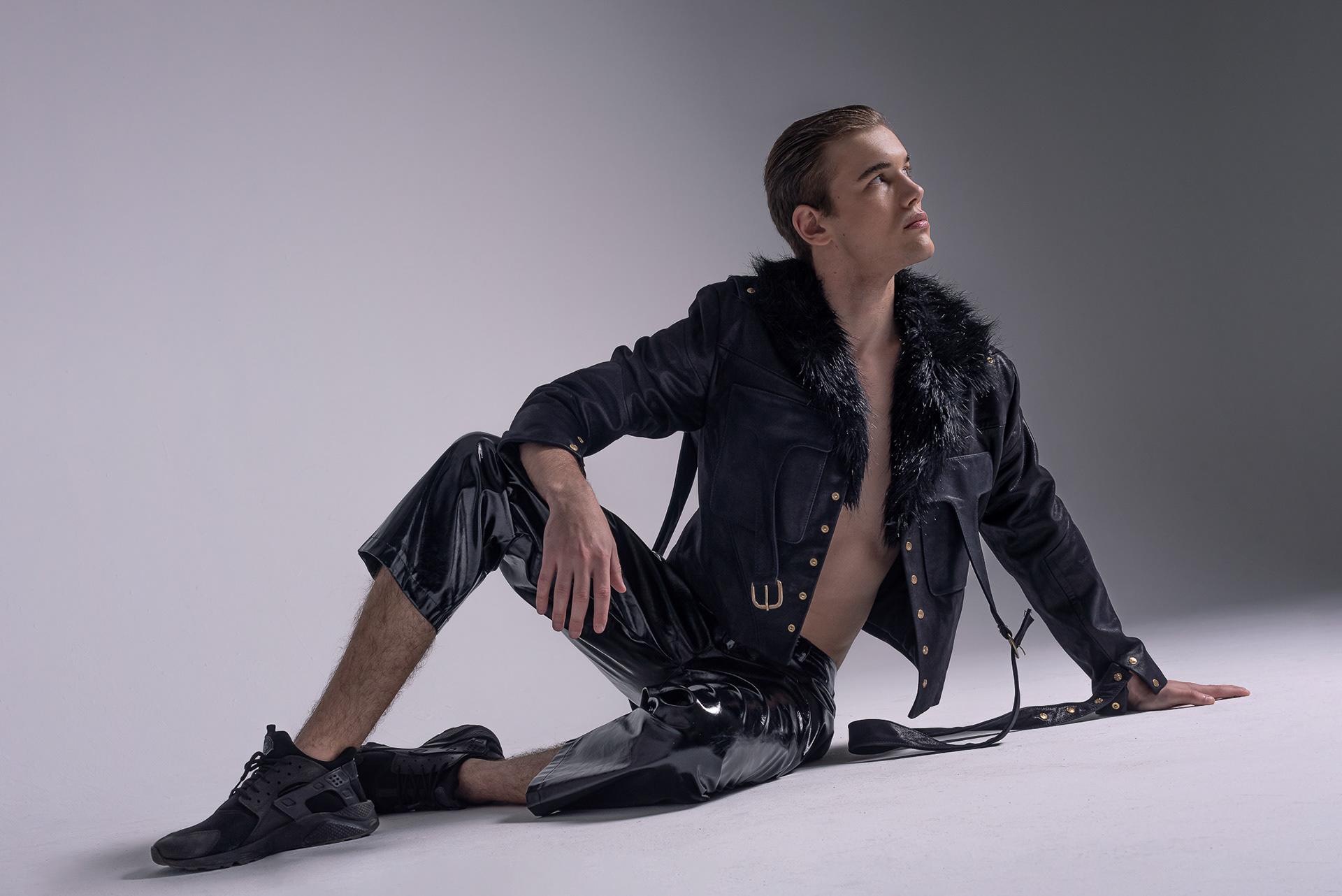 Model: Adrian @nieeecik @as_management | HMUA: Dawid Wieczorkowski @eyeofthedarkness_ | styling: Klaudyna Wójcik @style_sistars | Designer: Kacper Krawel @kacperkrawel | Studio 57 @studio57.com.pl