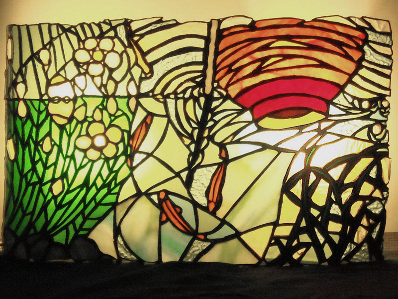 一寸法師 - issun boushi - / お椀の船に箸の櫂、たなごが水の中から見上げています