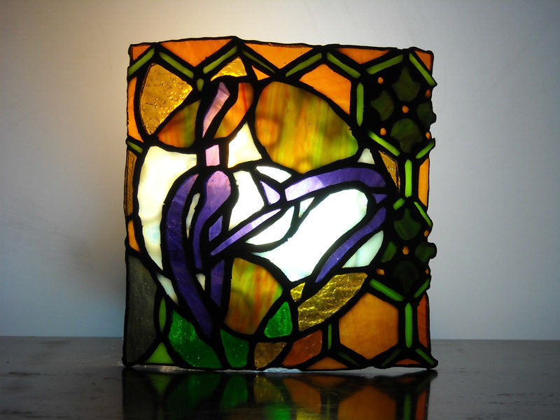 和- nagomi - / 仲良く平和なさま。亀甲繋ぎ、亀の甲羅がつながって長寿が続くことを願う。