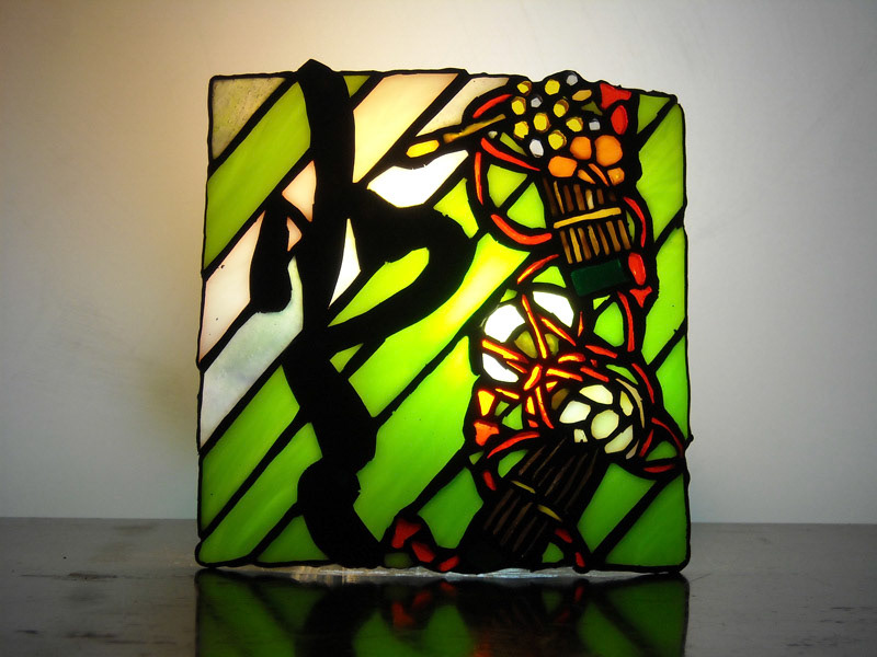 登- noboru - / 上昇していくこと。鳴り物、楽器の柄は上達を意味する。