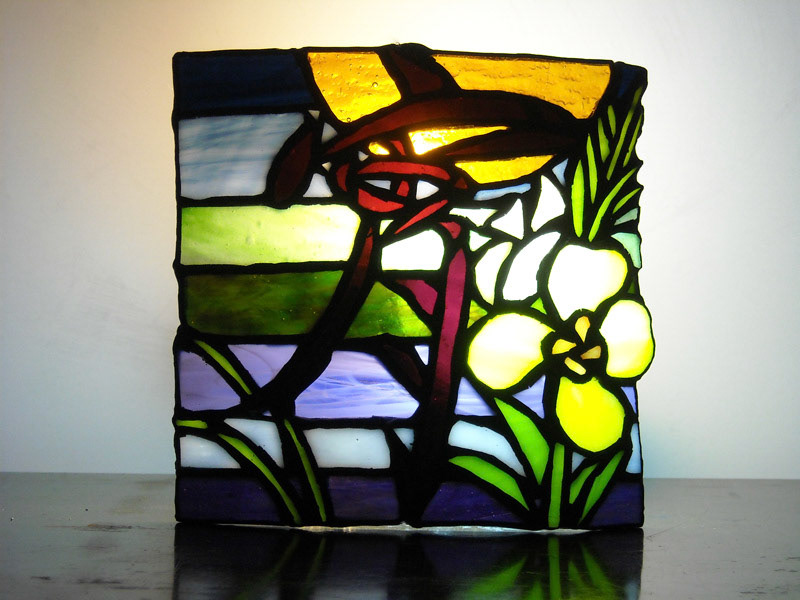 宵 - yoi - / 夕方から夜の初めの頃のこと。宵待ち草は月の光で咲きます。