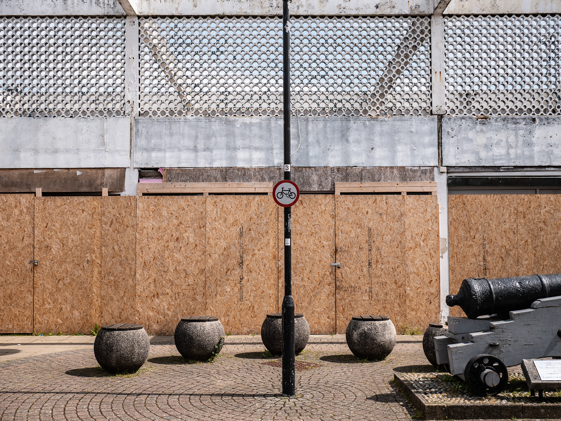 Waterlooville commemorative cannon