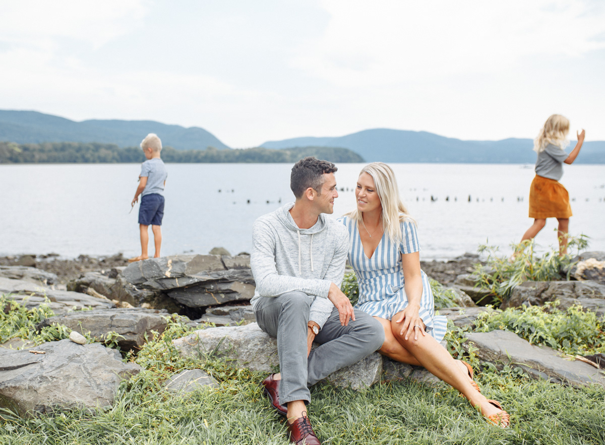 mom and dad photo with kids