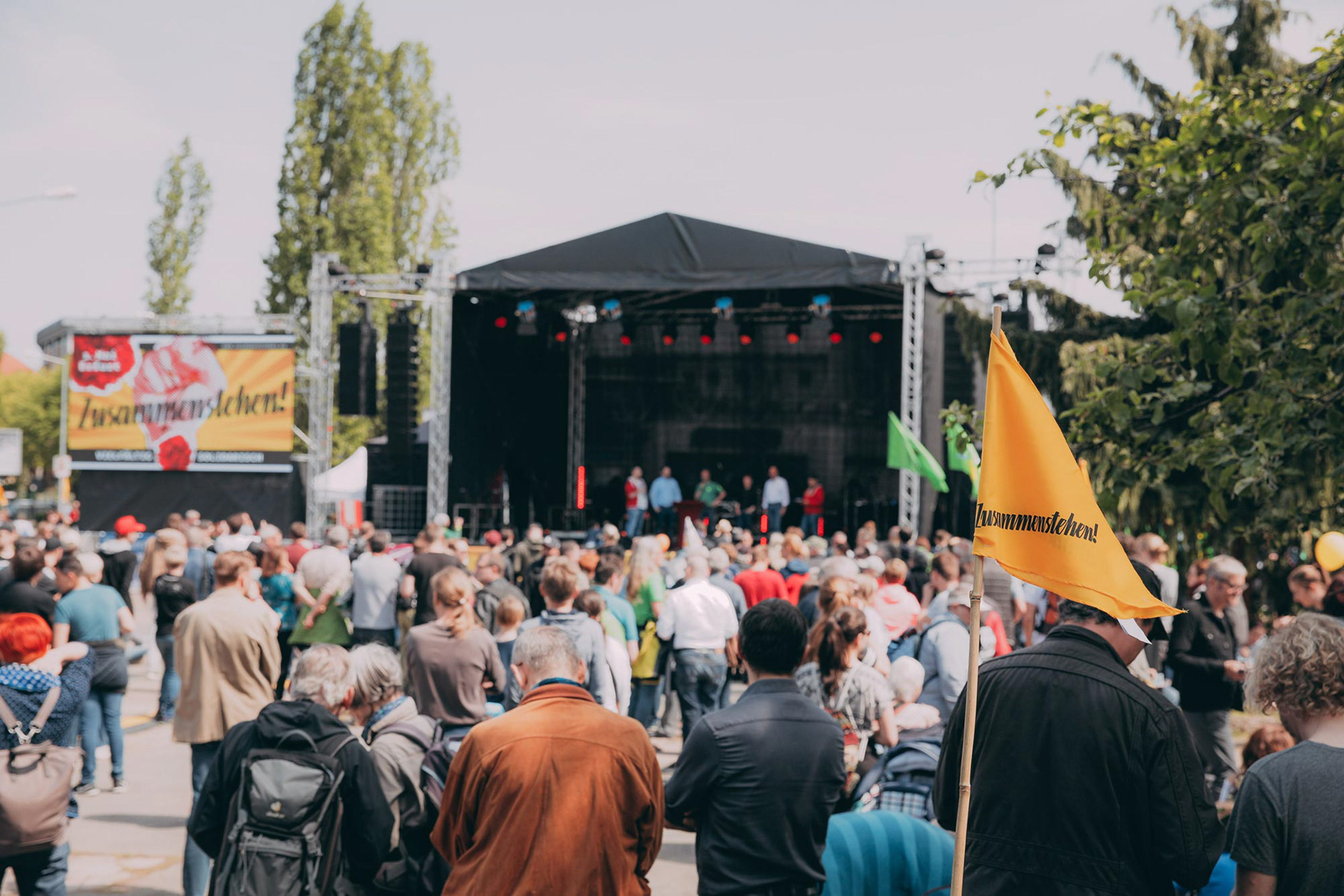 zusammenstehen Erfurt 2019