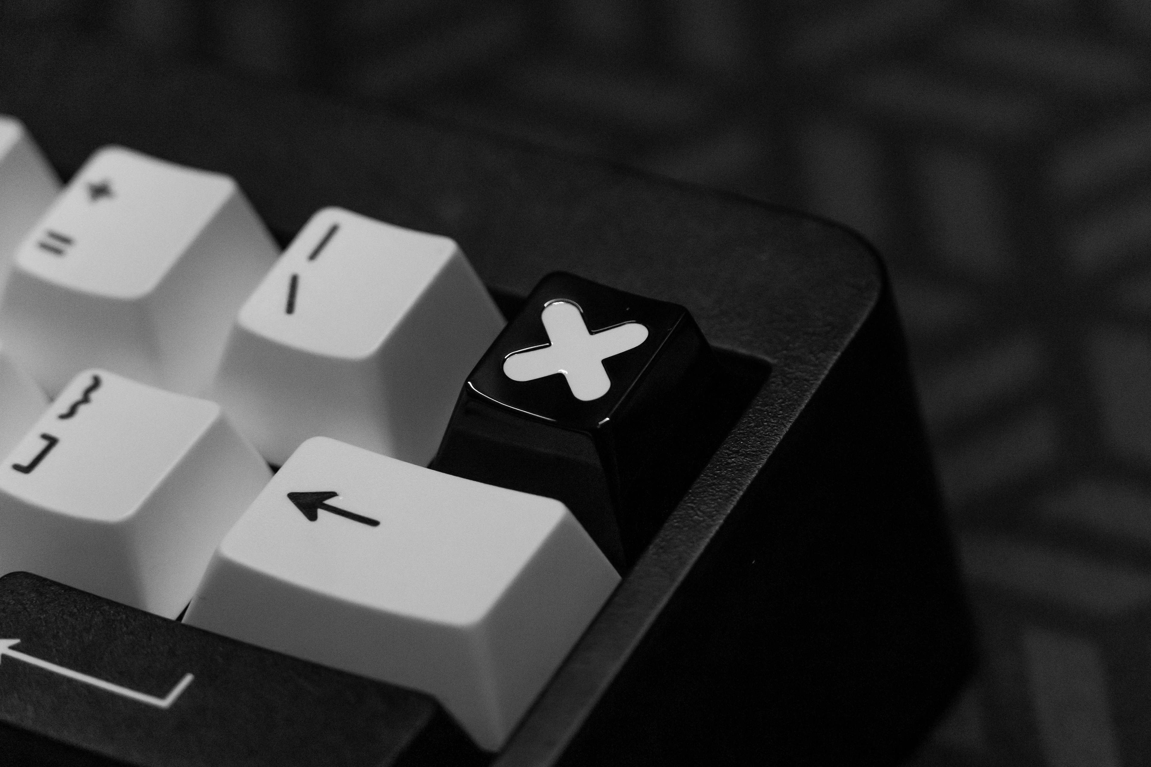 RAMA WORKS x GMK Minimal "X" Artisan