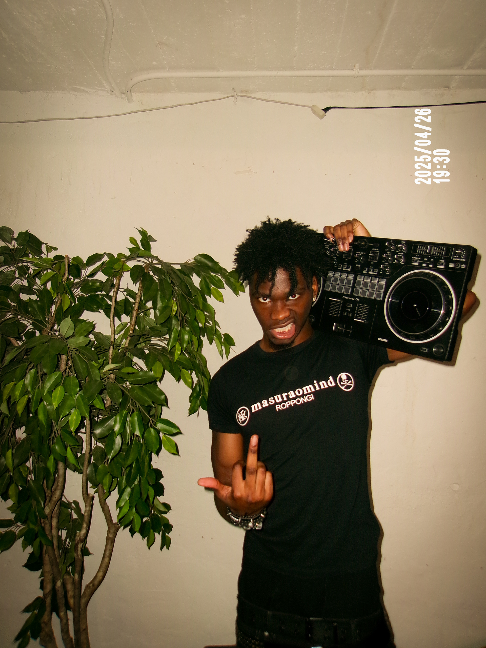 Producer Mo Beats during Crash Course by @Vangaurdoneofficial