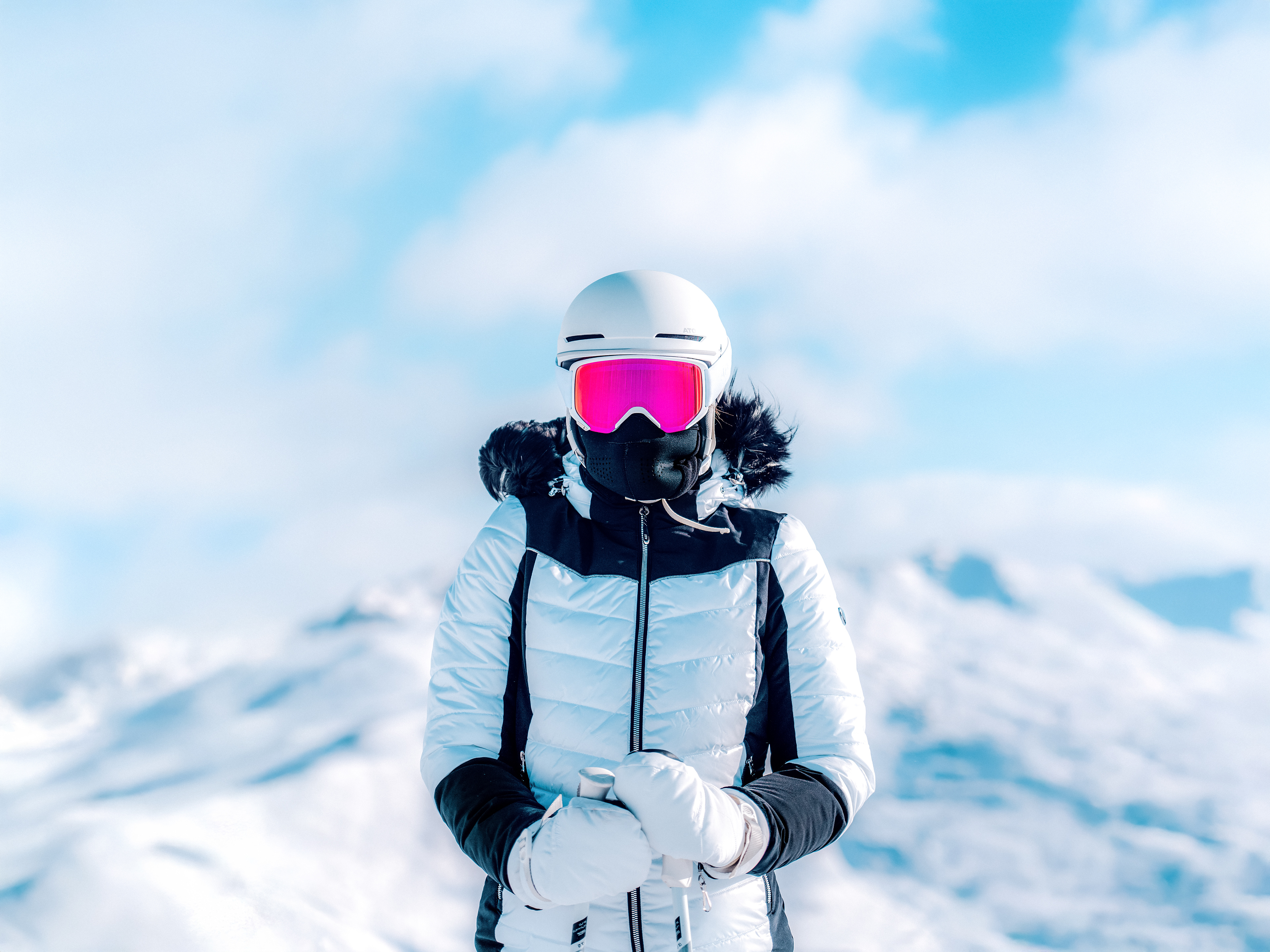 Lightroom edit + Photoshop (image ectention)