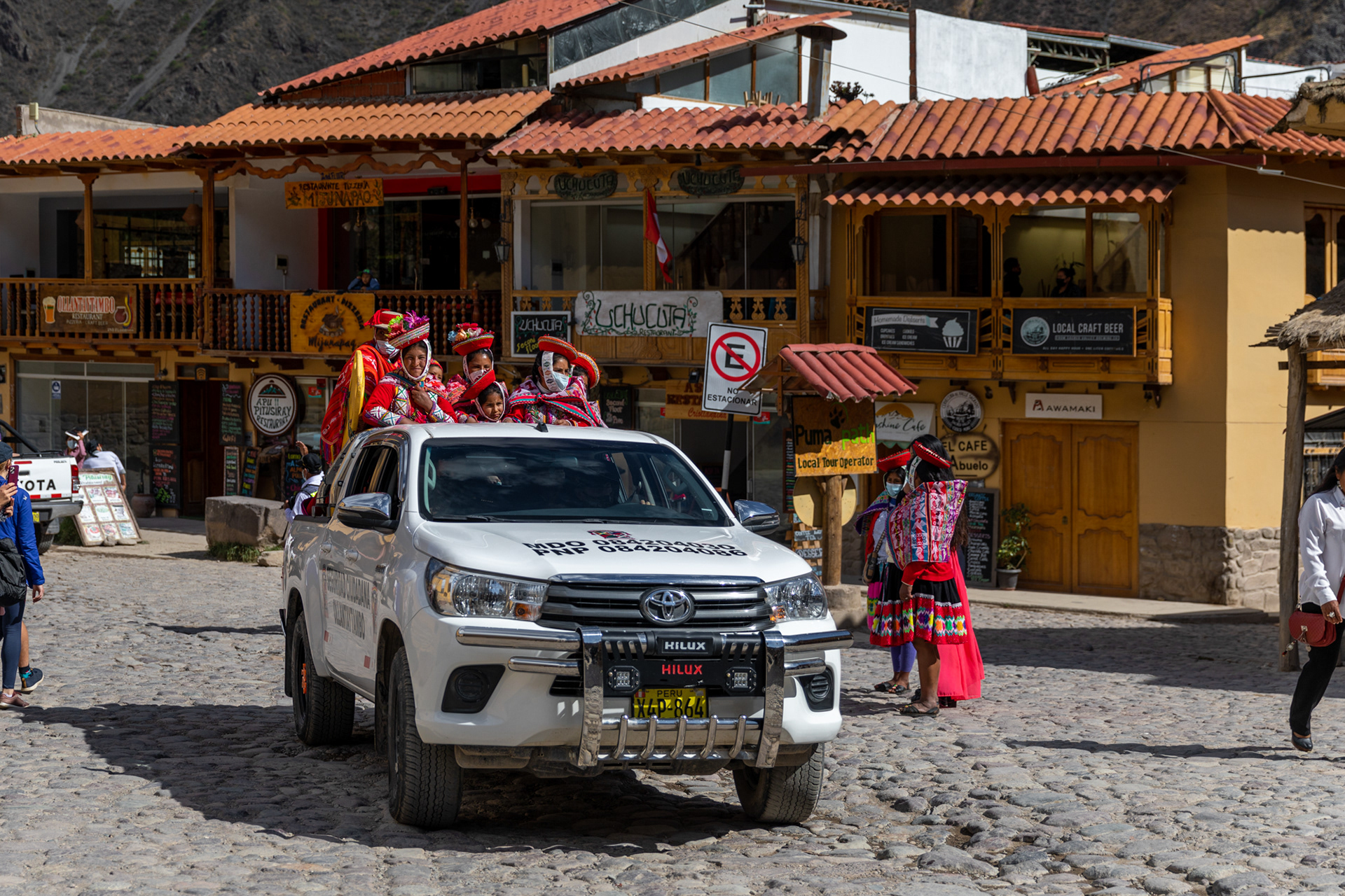 Women in Ollantaytambo