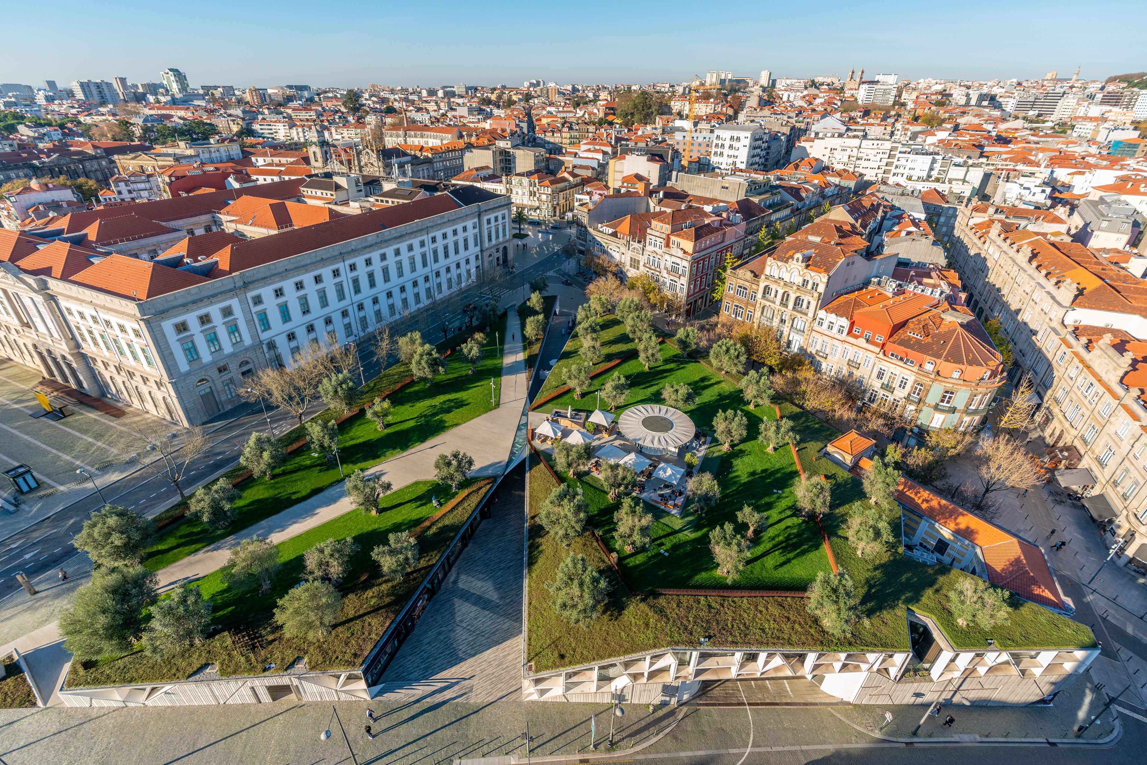 vista do passeio dos clérigos a partir da torre dos clérigos, Porto