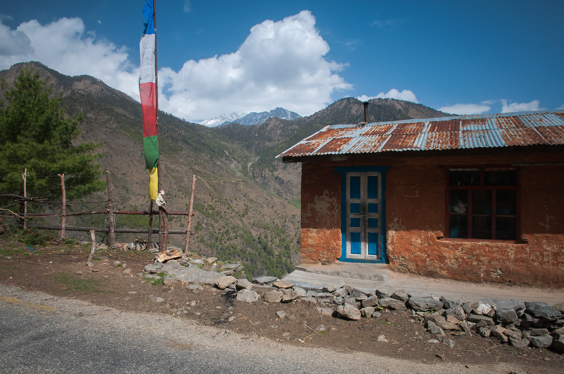 Entre Dhunche (1960m) et Thulo Syabru (2210m)