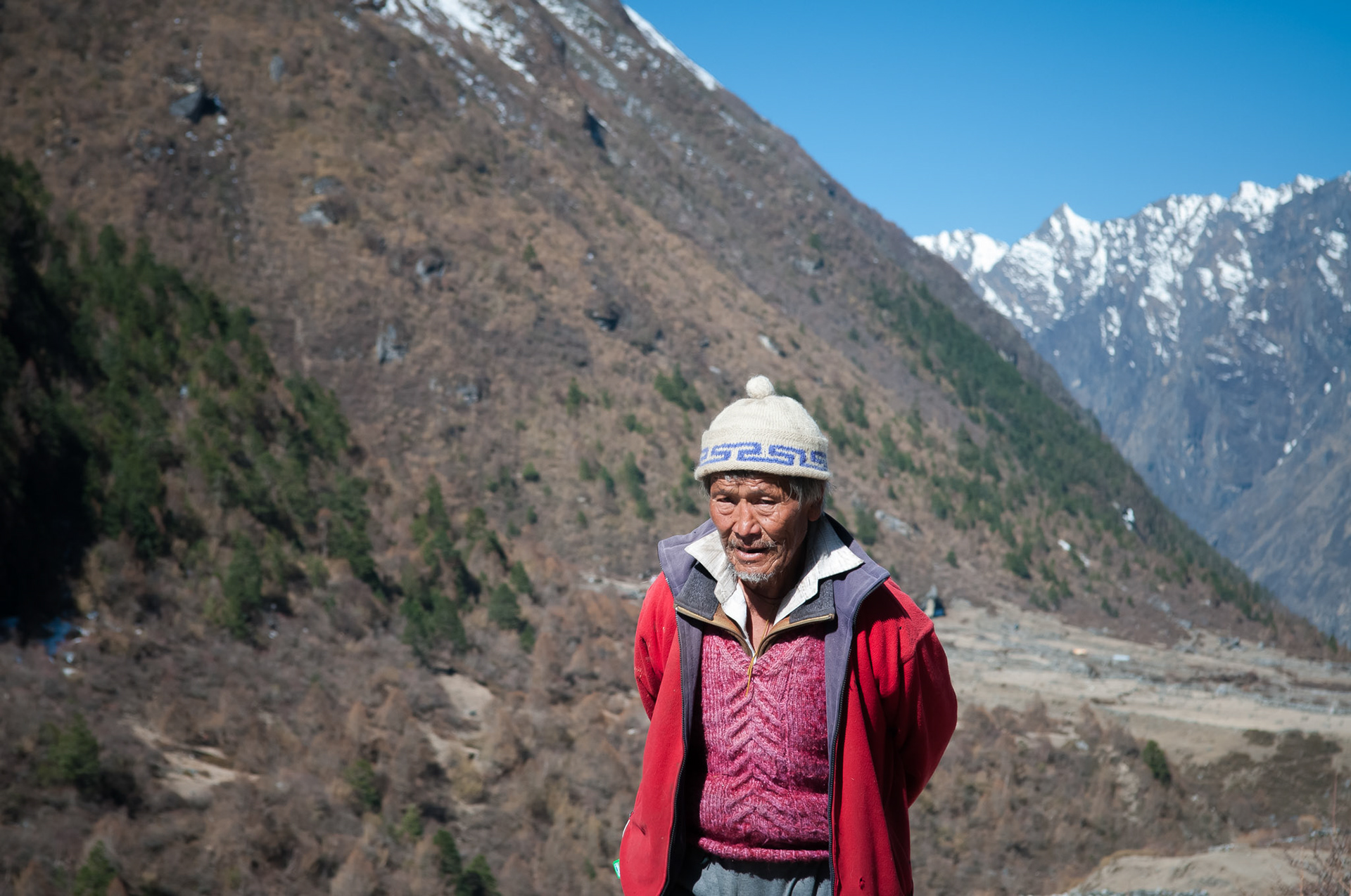 Entre Kyanjin Gumba (3830m) et Langtang (3430m)