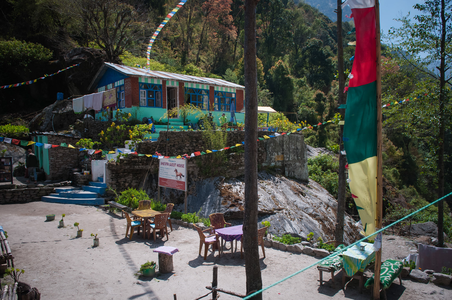 Entre Thulo Syabru (2210m) et Lama Hotel (2410m)