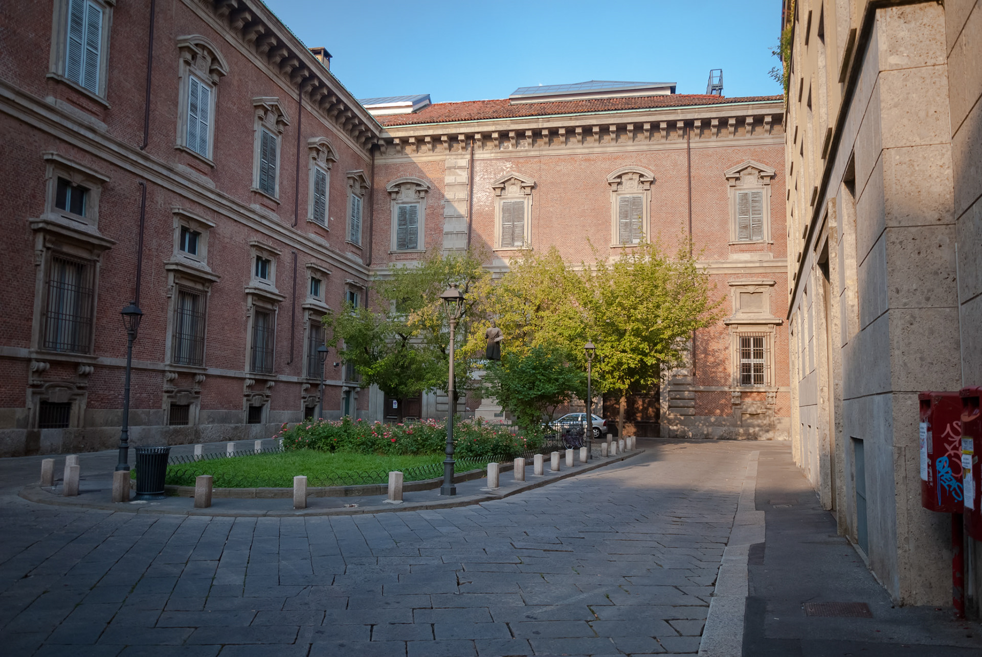Piazzetta di Brera, Milan