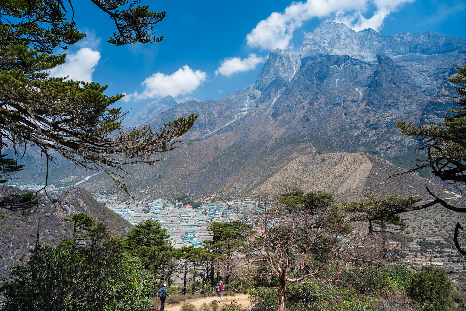 Khumjung (3'780 m)Day 3 - Around Namche Bazaar (3'446 m)