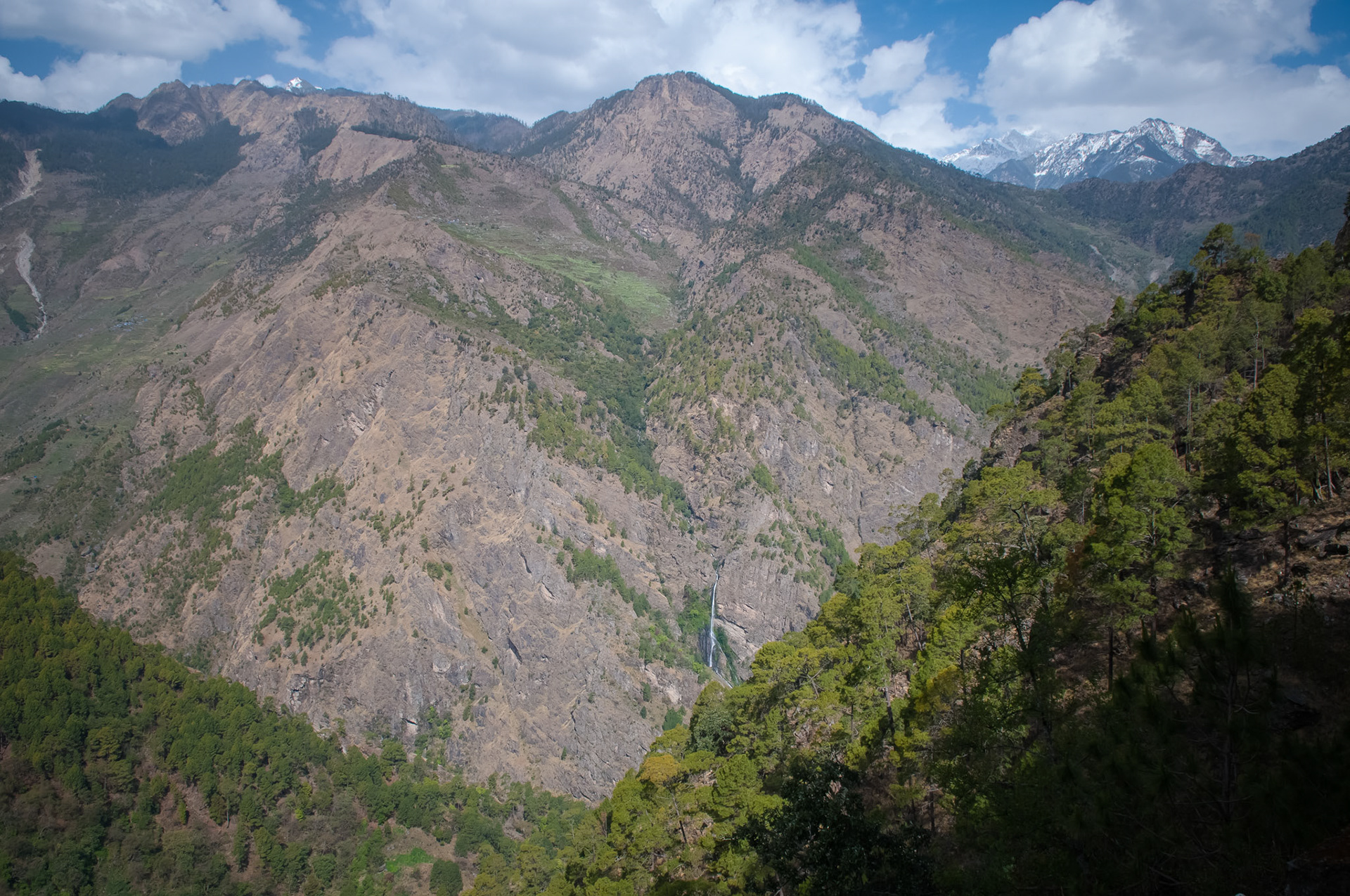 Entre Dhunche (1960m) et Thulo Syabru (2210m)