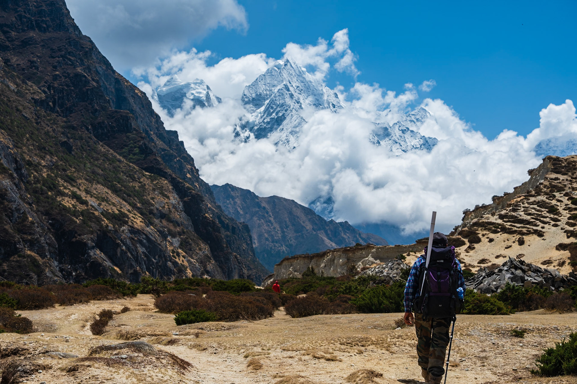Day 9 - Lumden (4'370 m) to Namche Bazaar (3'446 m)