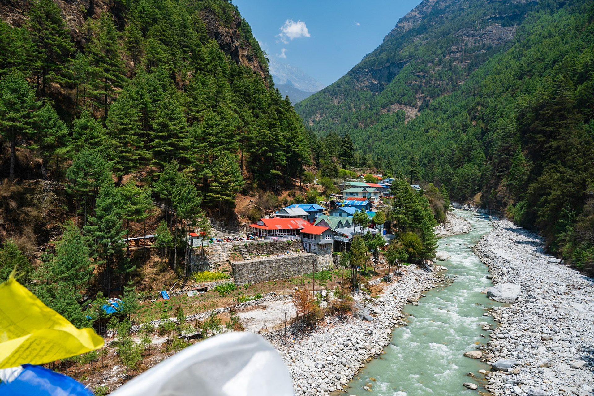 Day 2 - Phakding (2'610 m) to Namche Bazaar (3'446 m)
