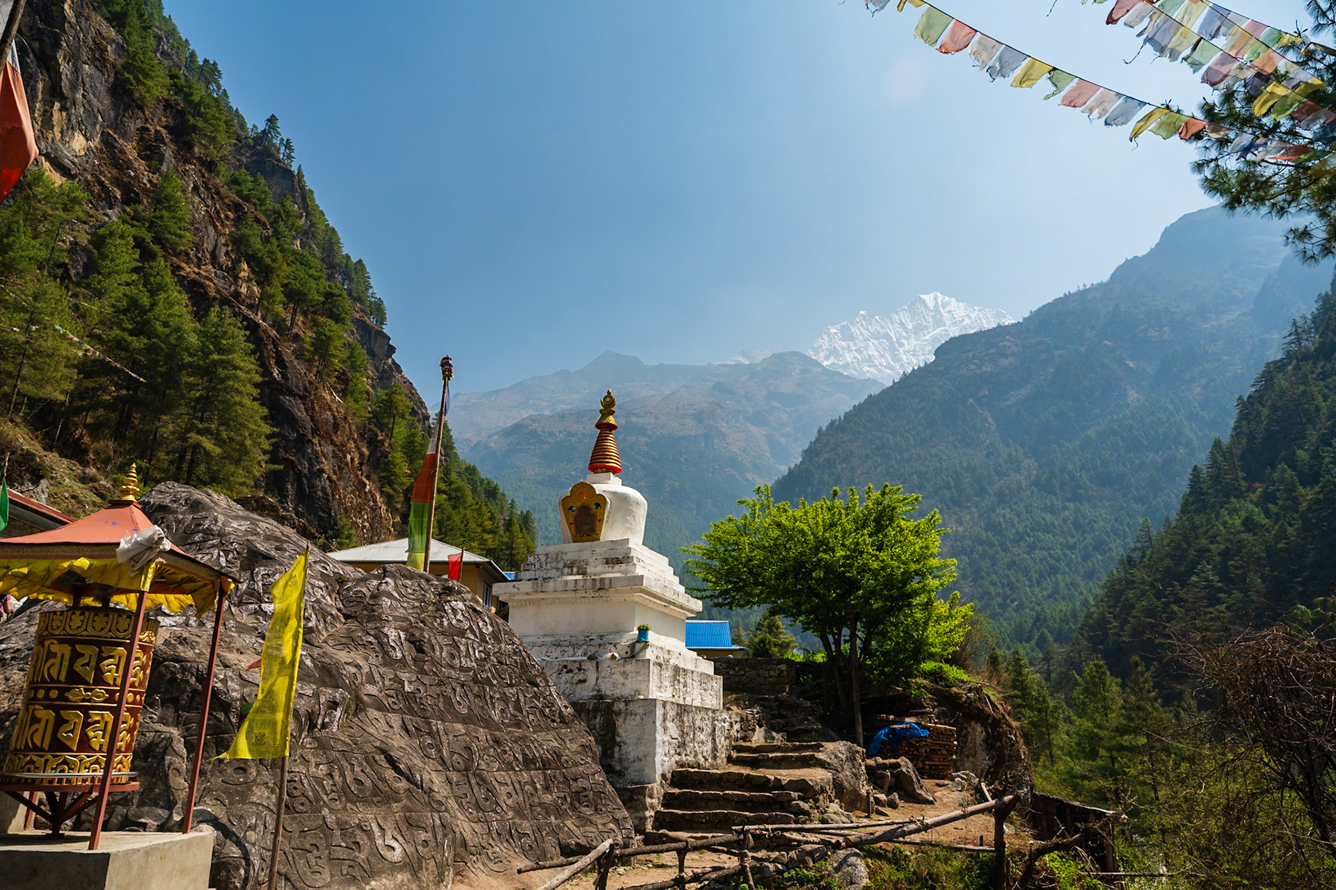 Day 2 - Phakding (2'610 m) to Namche Bazaar (3'446 m)