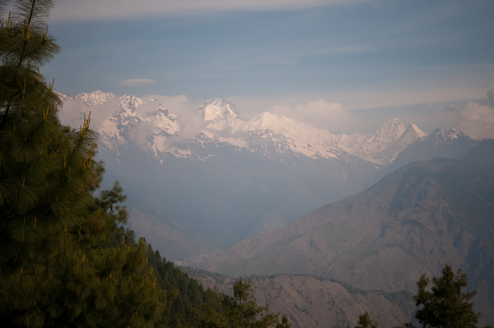 Entre Thulo Syabru (2210m) et Chandanbari (3330m)