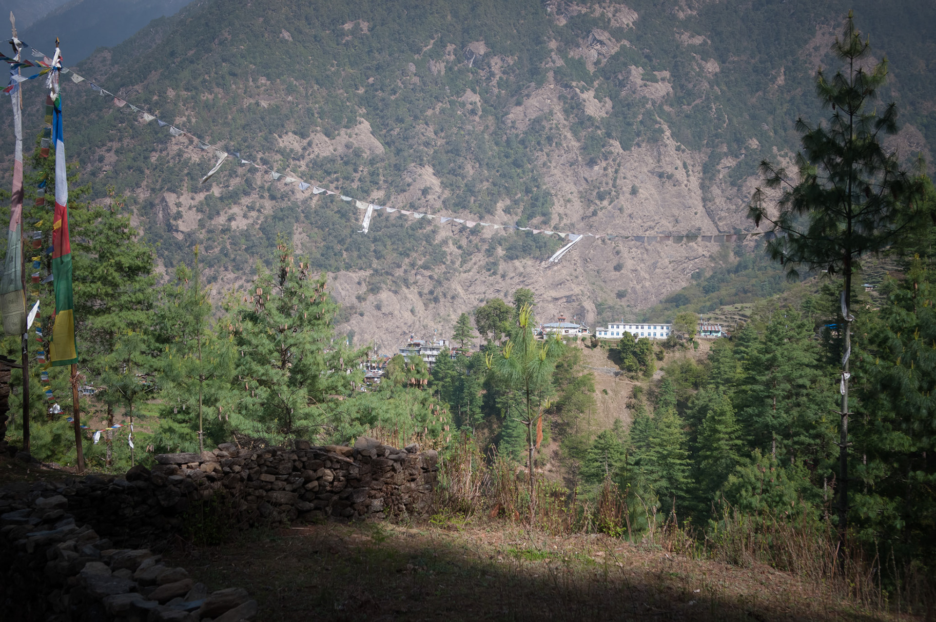 Entre Dhunche (1960m) et Thulo Syabru (2210m)
