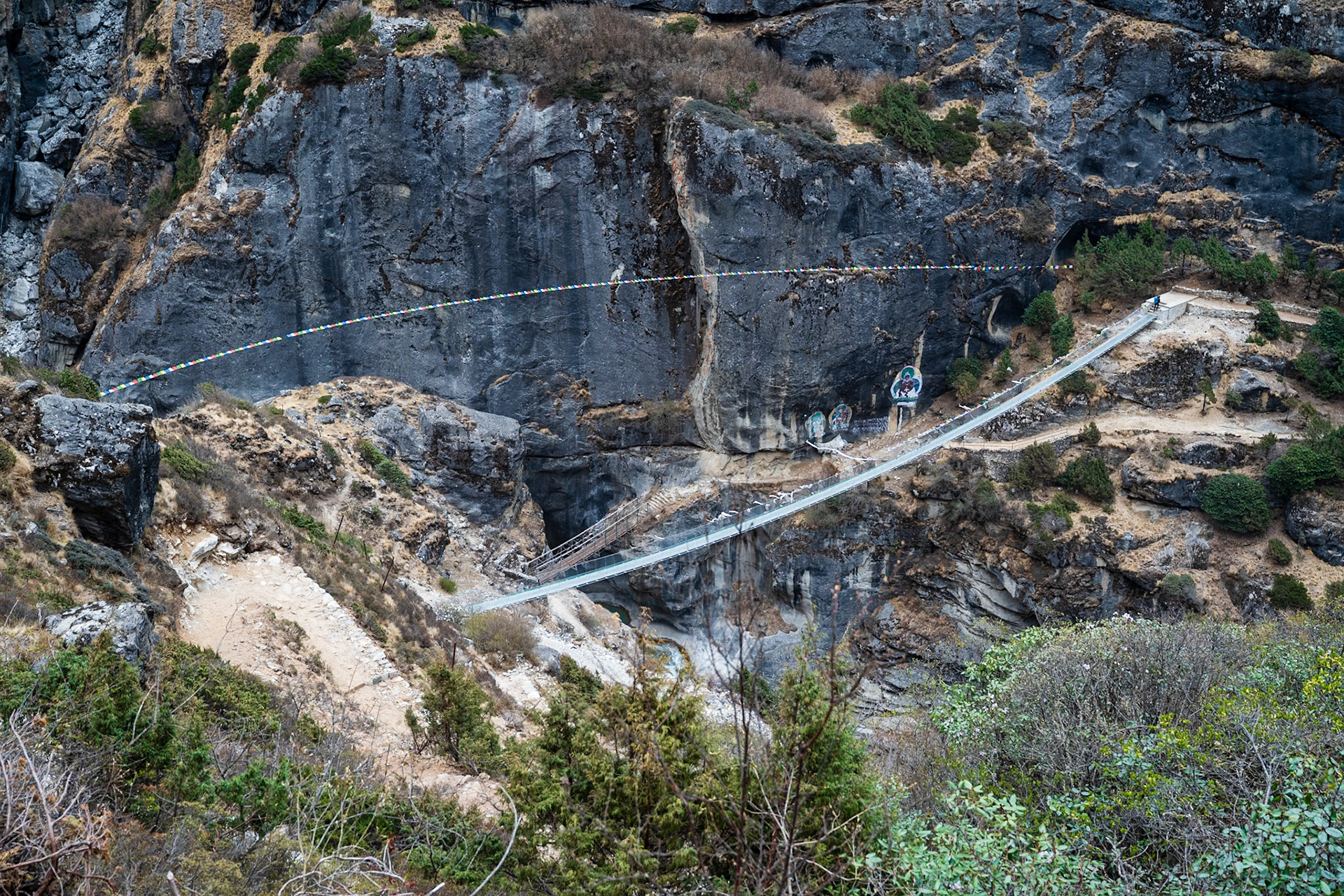 Day 9 - Lumden (4'370 m) to Namche Bazaar (3'446 m)