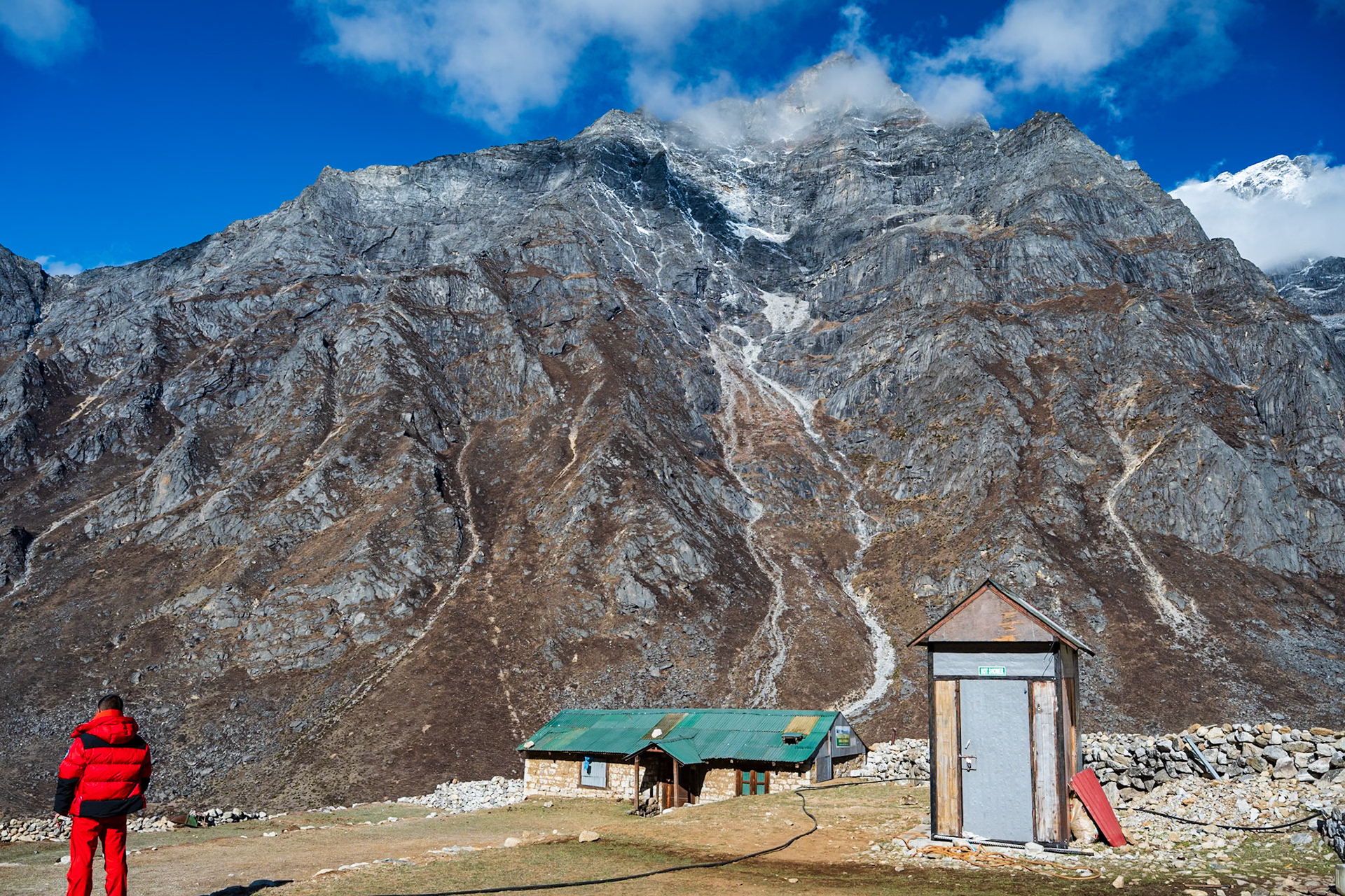 Day 9 - Lumden (4'370 m) to Namche Bazaar (3'446 m)