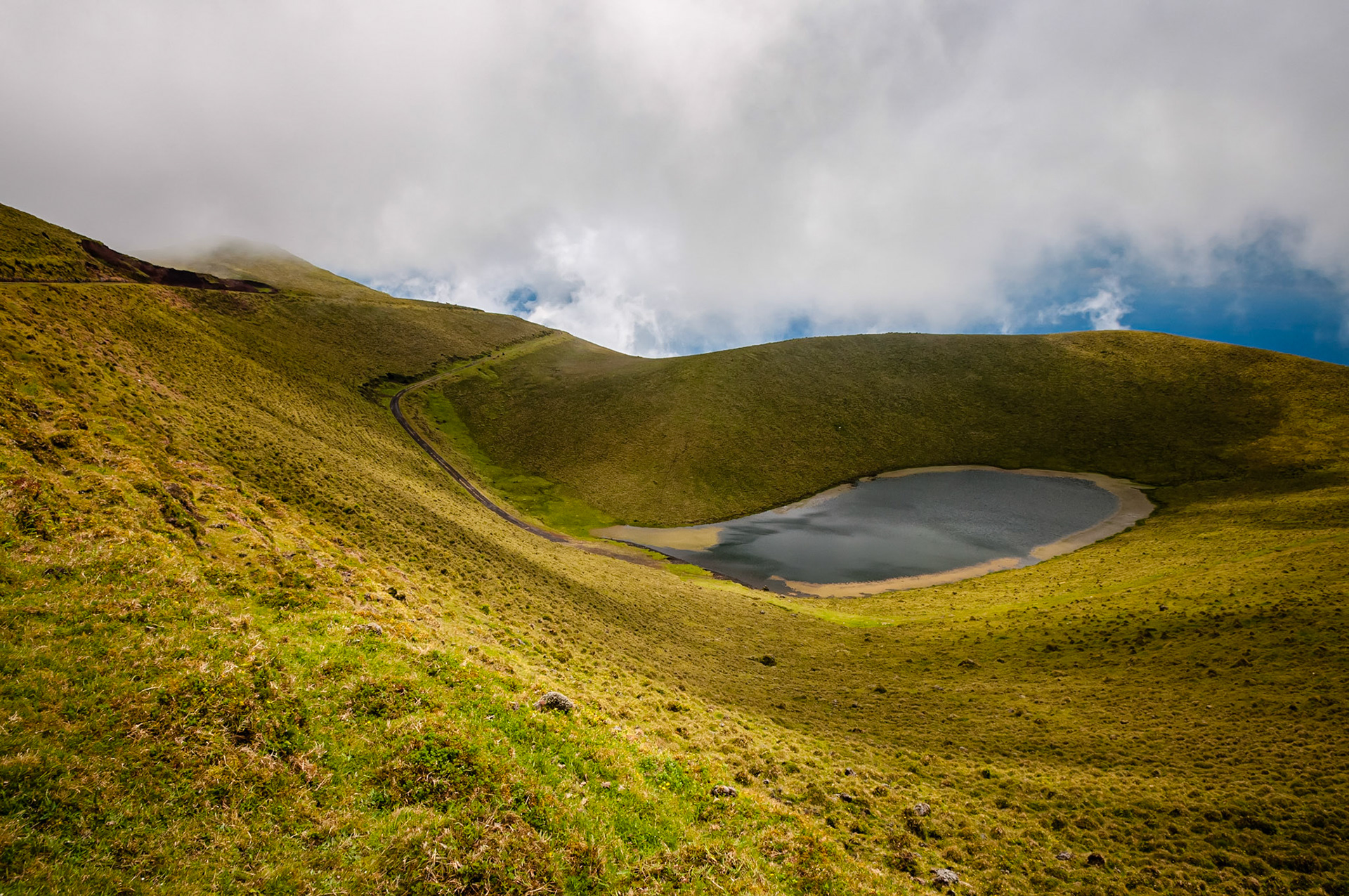 Lagoa da Rosada, Pico